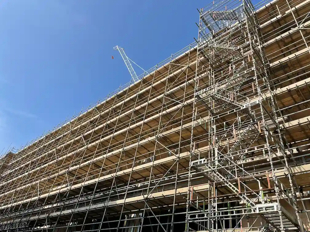 Large commercial scaffold structure from Hayward Scaffolding Rental for multi-story projects
