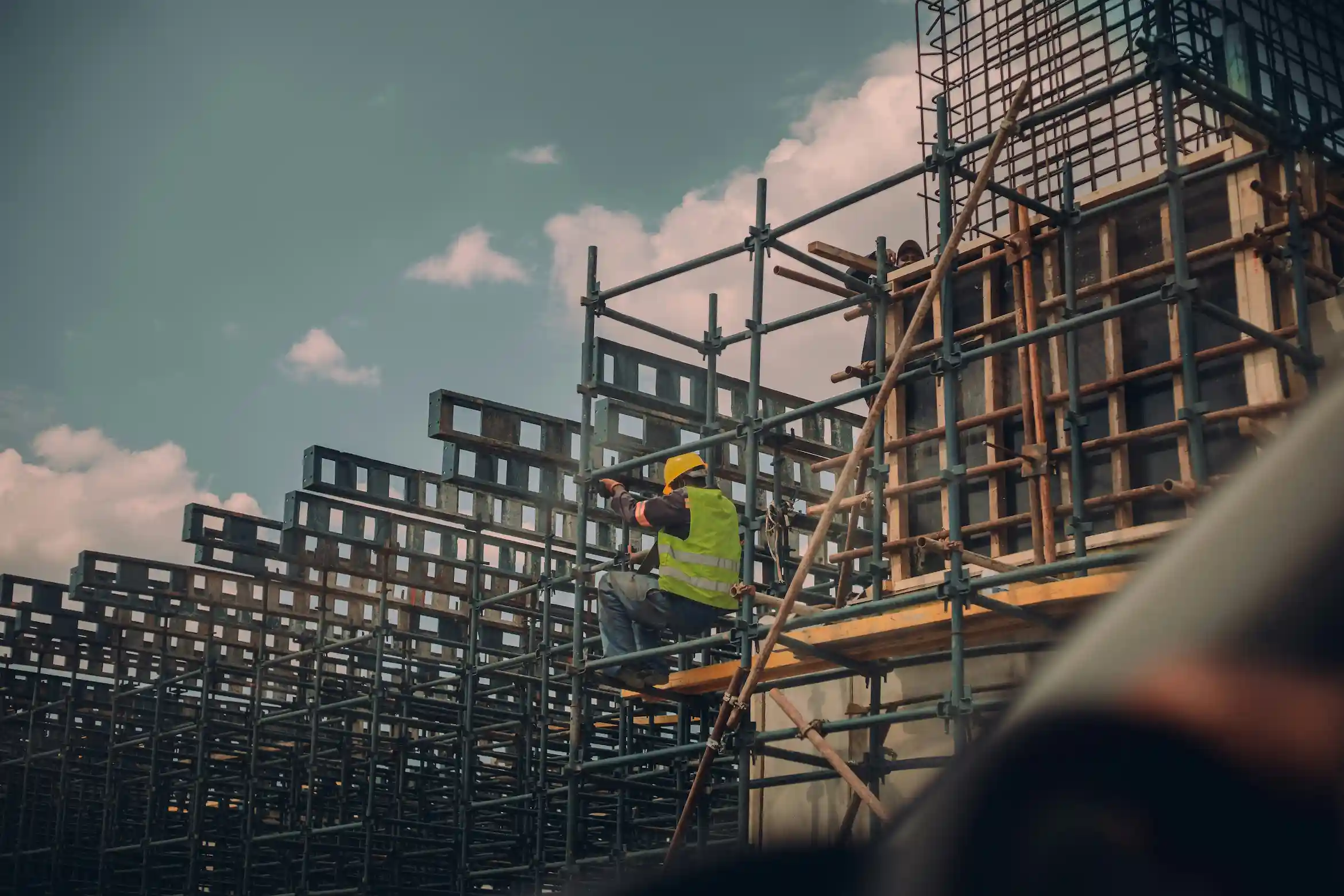 Hayward Scaffolding Rental project with large-scale scaffold installation at construction site